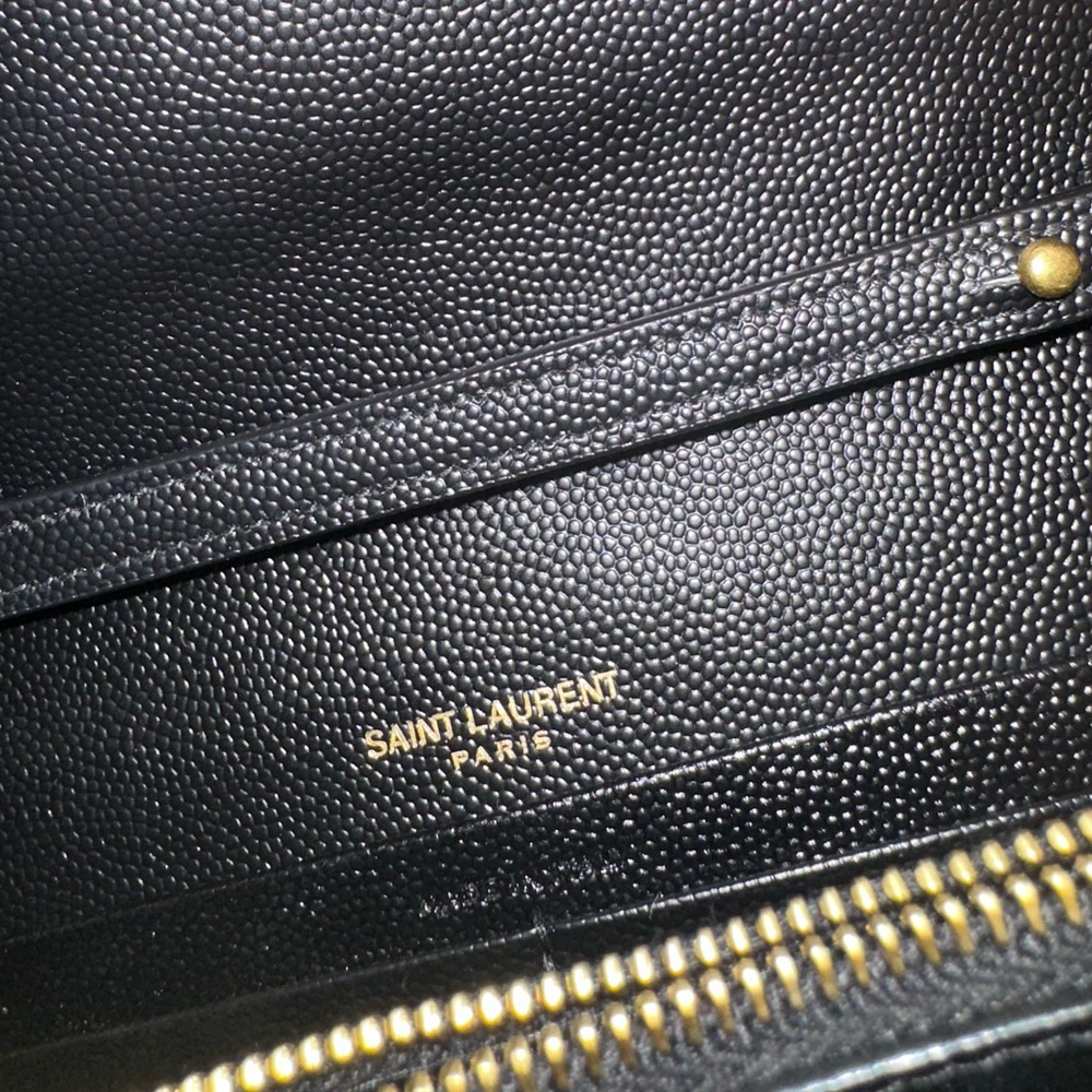 Saint Laurent
YSL Monogram Large Wallet on Chain in Grained Leather - Black - Picture 2 of 10